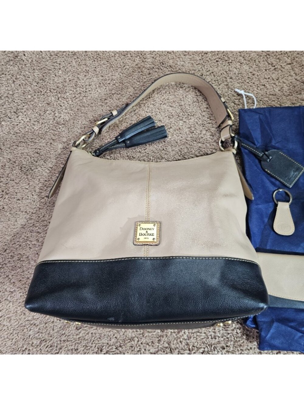 Dooney & Bourke 2 Tone Beige Black Pebbled Leather Shoulder Hobo Bag and Wallet - Picture 11 of 16